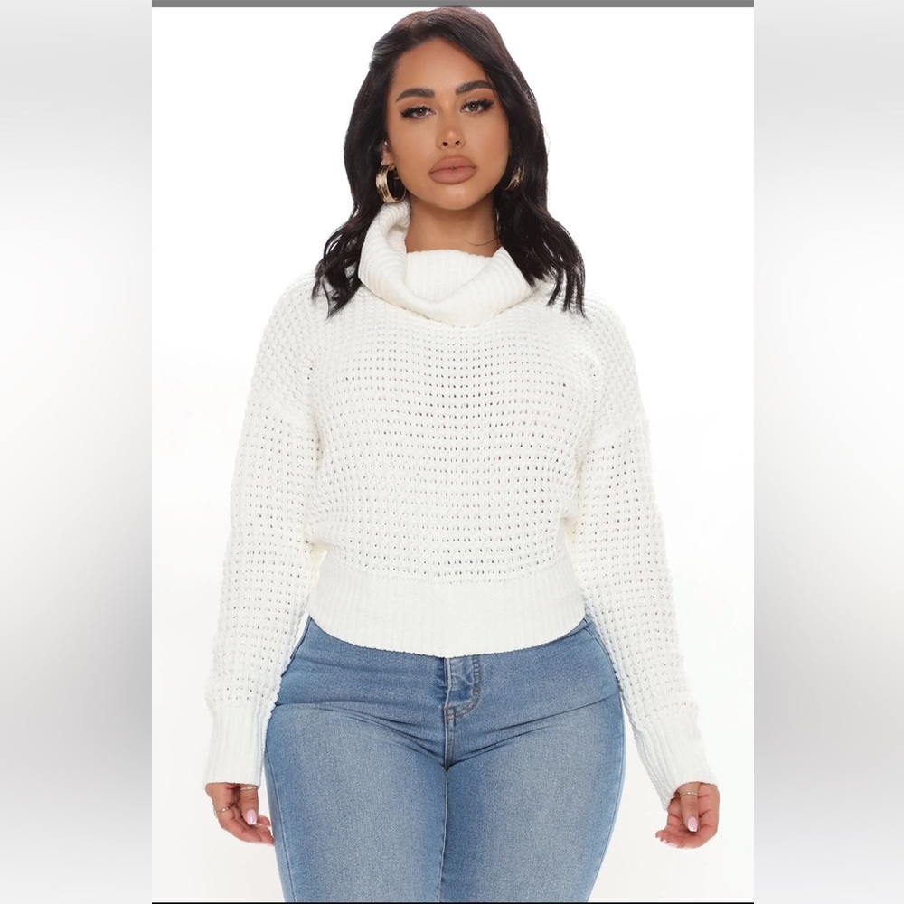 Fashion nova turtleneck sweater color ivory size large